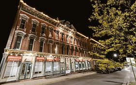 Historic Plaza Hotel 3*